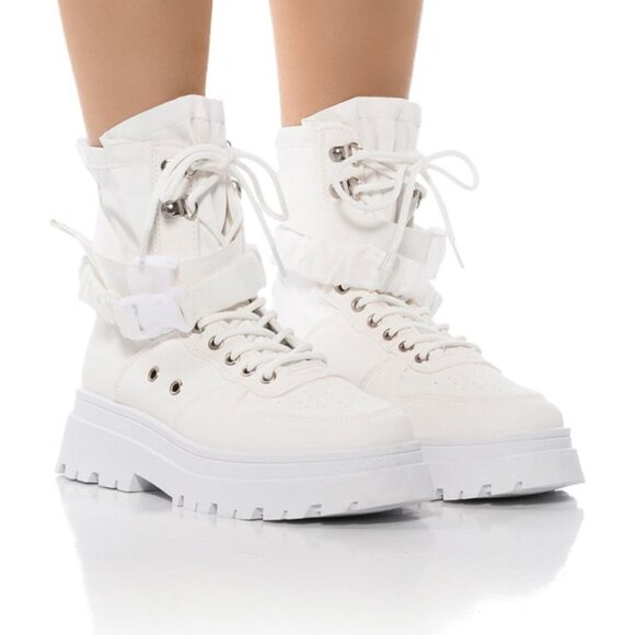 AZALEA WANG Peachy White High Top Sneakers Combat Boots Size 10 NWT - Picture 1 of 14